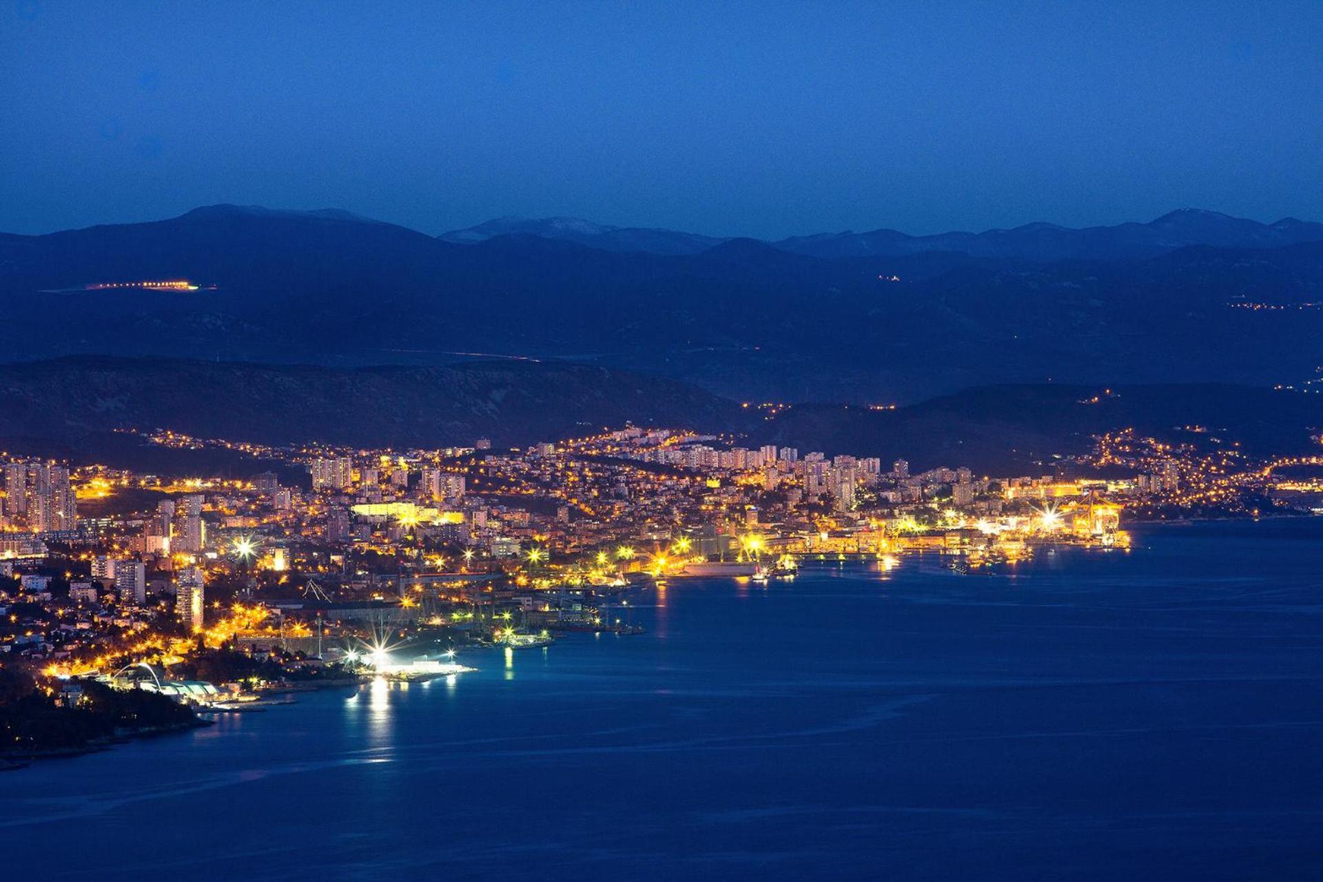 Apartment With View In Rijeka Exterior photo